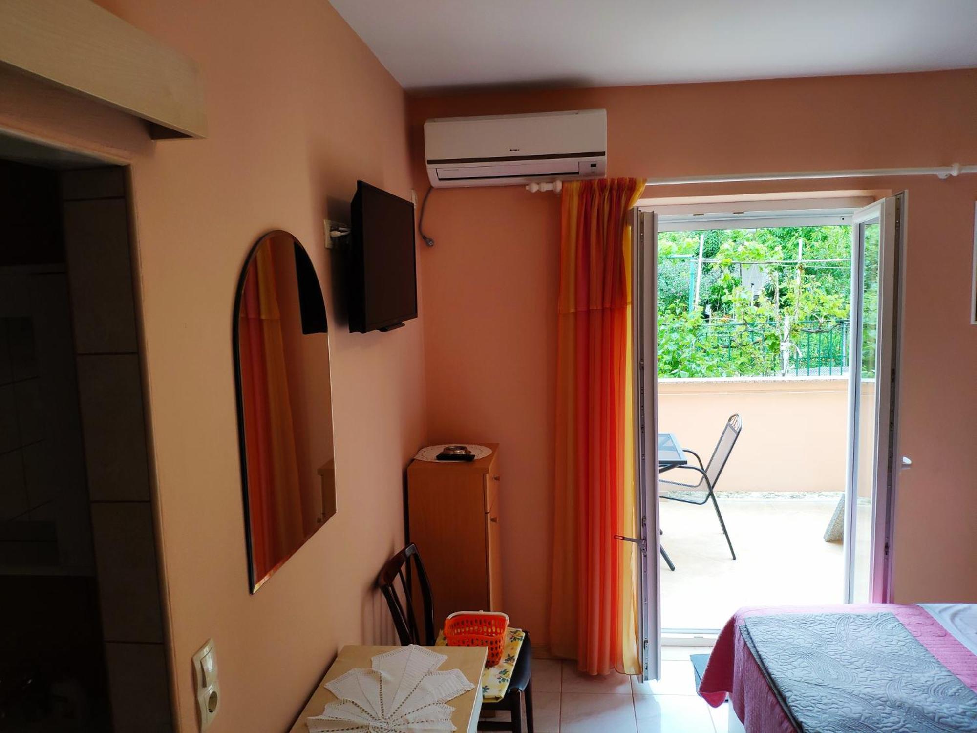 Apartman & Nora *