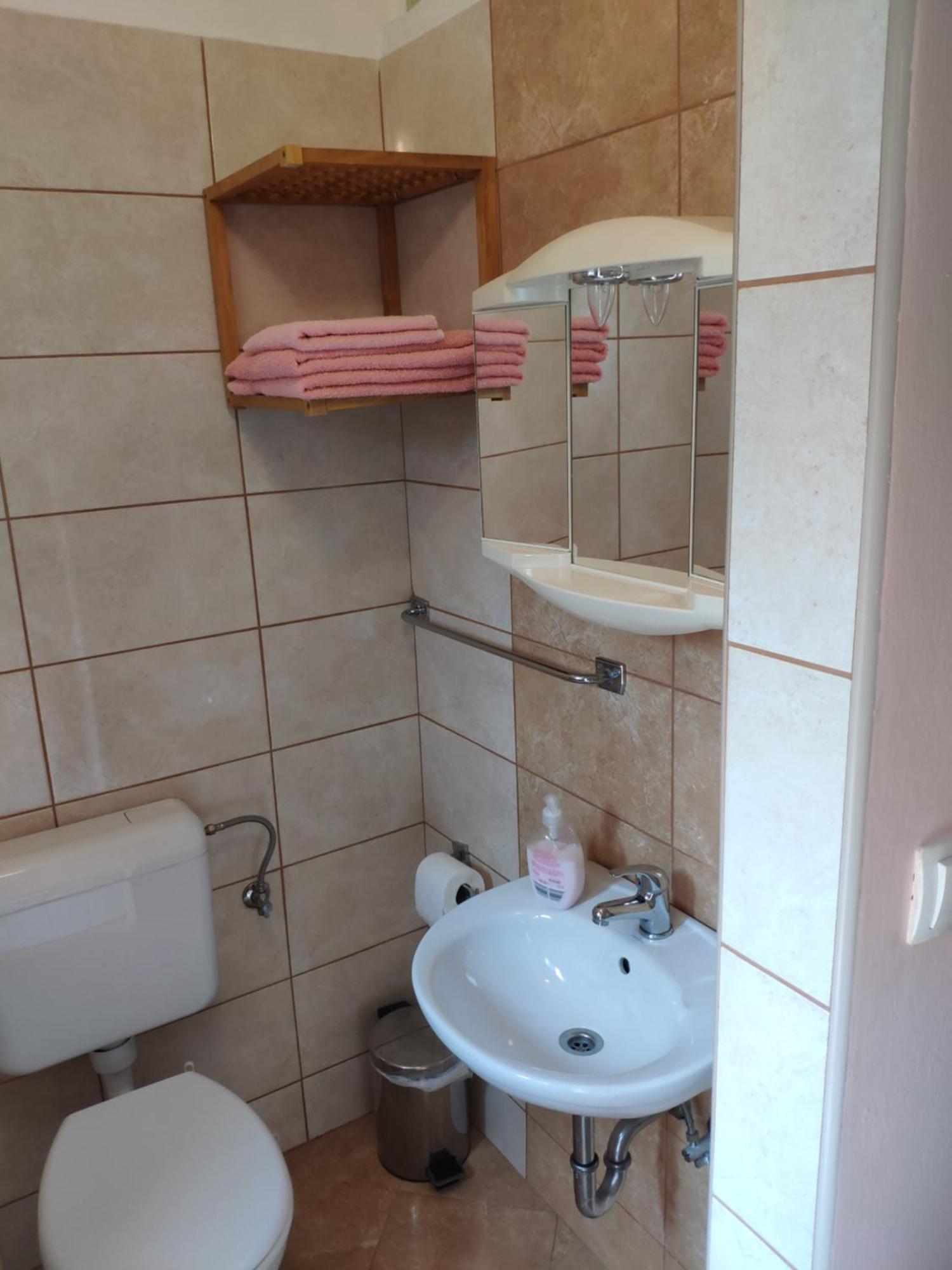 & Nora Apartman
